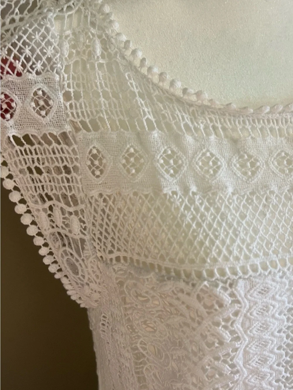 BB Dakota White‎ Lace Sleeveless Shift Dress